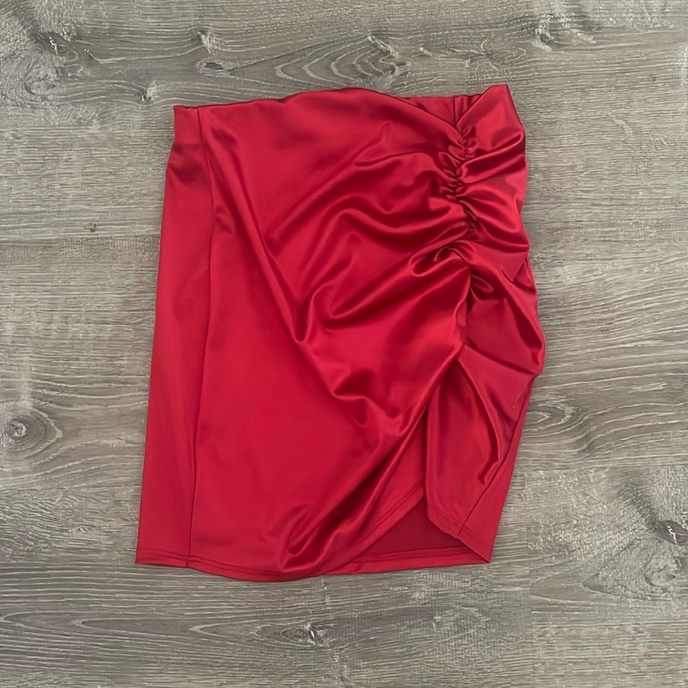 Red Windsor fancy skirt